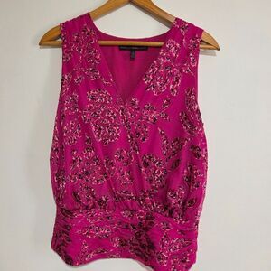 EUC WHITE HOUSE BLACK MARKET PINK FLORAL SURPLICE PLEATED SLEEVELESS TOP S